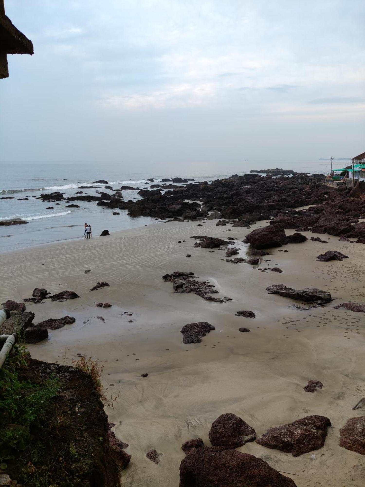 Om Ganesh Guest House Cliffside Arambol Exterior foto