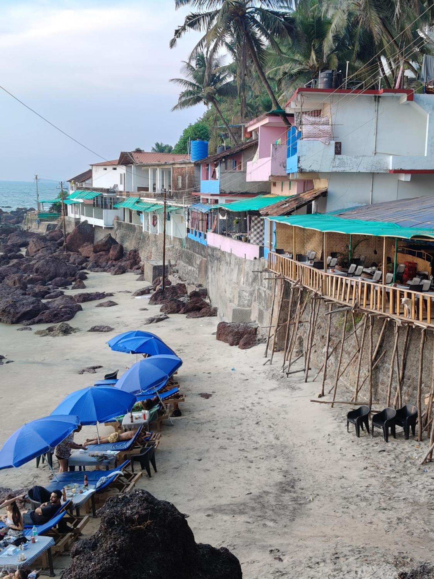 Om Ganesh Guest House Cliffside Arambol Exterior foto